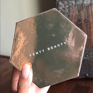 Fenty Beauty Fairy Bomb Pom Pom